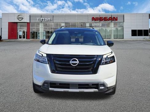 Certified 2023 Nissan Pathfinder Platinum AWD/4WD image 2