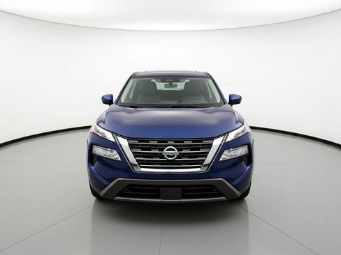 Used 2025 Nissan Rogue SV FWD image 2