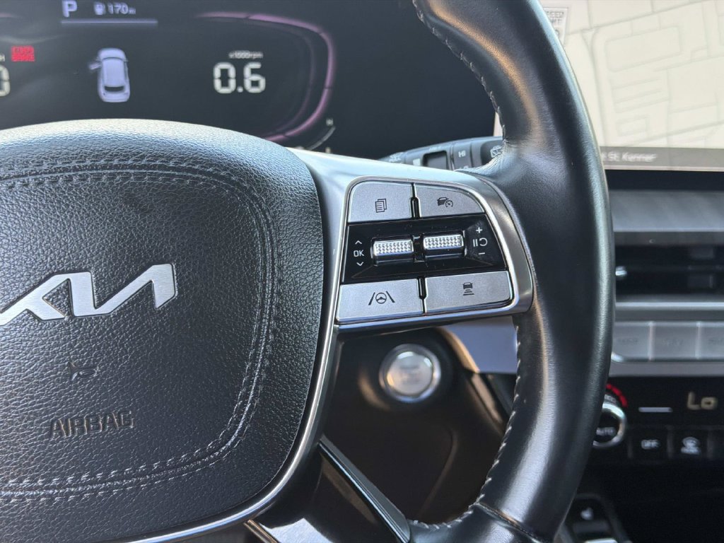 Used 2023 Kia Telluride EX w/ EX Captain's Chair Package FWD image 27