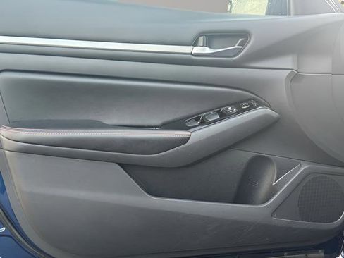 Used 2024 Nissan Altima 2.5 SR image 14