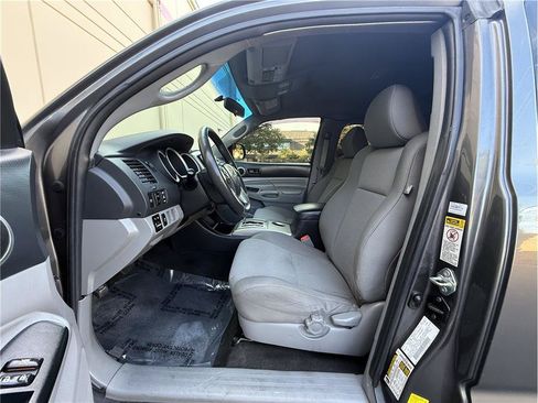 Used 2015 Toyota Tacoma PreRunner w/ TRD Sport Package RWD image 26