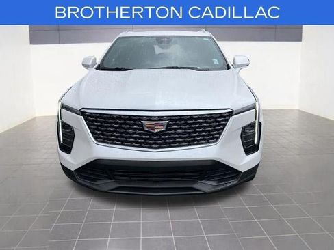 Used 2024 Cadillac XT4 Luxury w/ Cold Weather Package AWD/4WD image 2