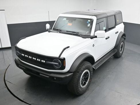 New 2026 Ford Bronco Outer Banks w/ Sasquatch Package AWD/4WD image 17