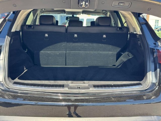 Used 2017 INFINITI QX70 AWD w/ Premium Package image 5