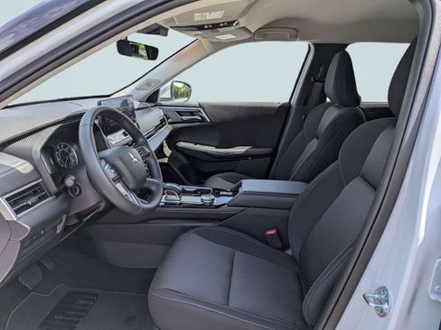 New 2026 Mitsubishi Outlander ES FWD image 18