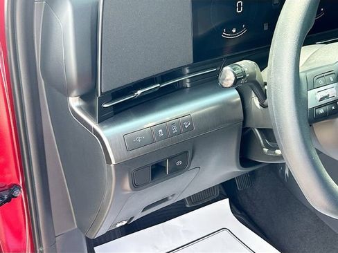Used 2025 Hyundai Kona SE FWD image 7