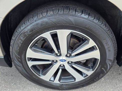 Used 2018 Subaru Outback 2.5i Limited image 9