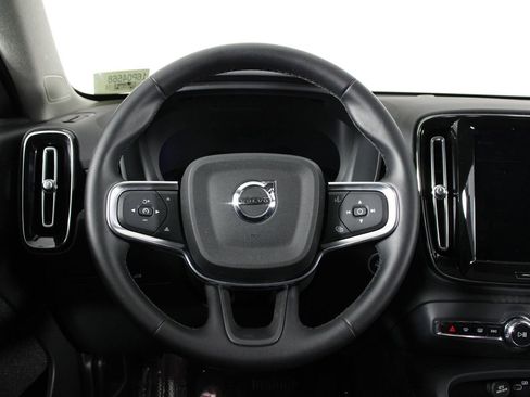 Used 2025 Volvo XC40 B5 Plus AWD/4WD image 8