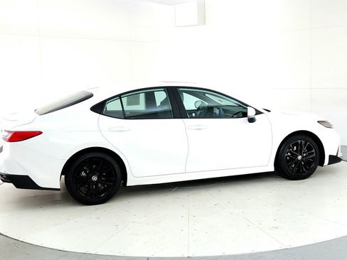 Used 2025 Toyota Camry Hybrid FWD image 6