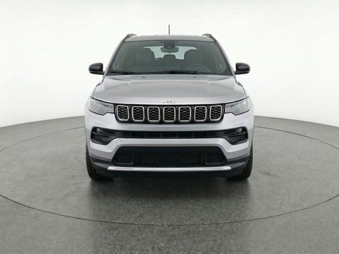 Used 2025 Jeep Compass Limited AWD/4WD image 2