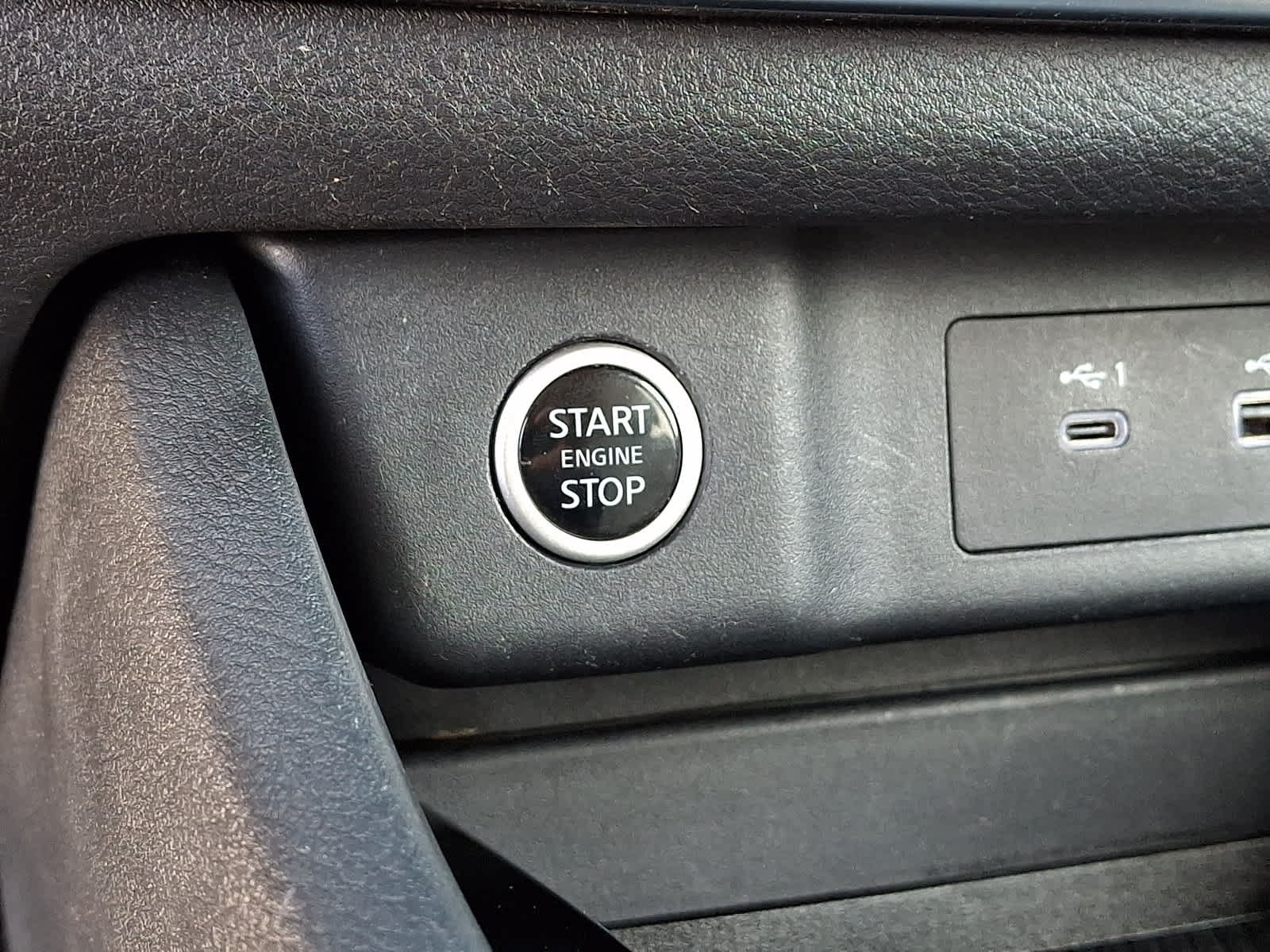 Used 2023 Nissan Rogue SV AWD/4WD image 25