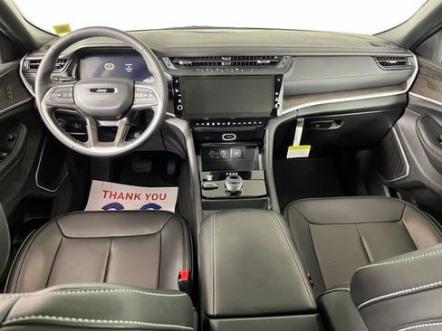 Used 2026 Jeep Grand Cherokee Limited w/ Limited Altitude Package AWD/4WD image 42