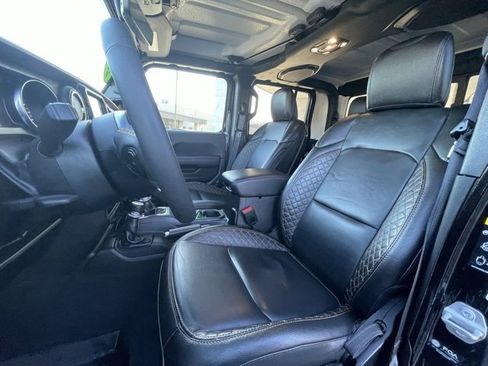 Used 2023 Jeep Gladiator Overland image 11