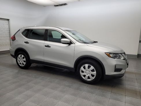 Used 2020 Nissan Rogue S FWD image 11
