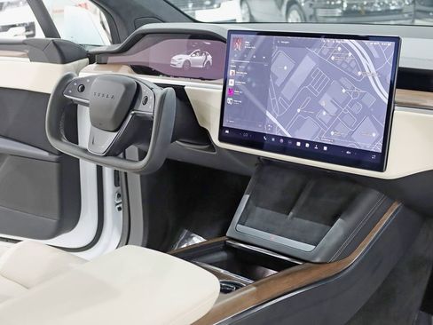 Used 2022 Tesla Model X AWD/4WD image 34