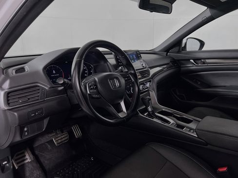 Used 2020 Honda Accord Sport image 9