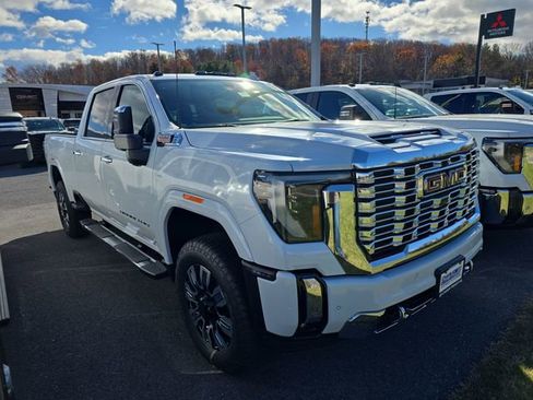 New 2026 GMC Sierra 3500 Denali w/ Denali Reserve Package image 7