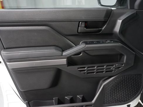 Certified 2024 Toyota Tacoma SR5 image 31