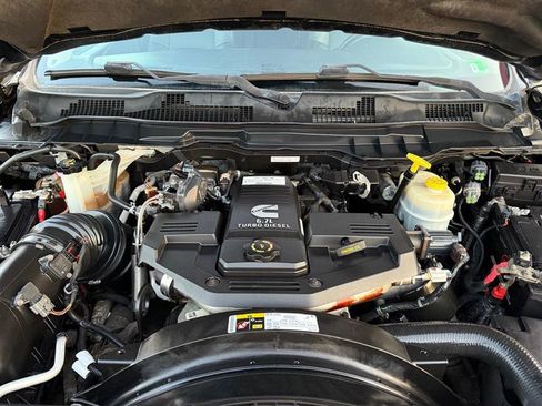 Used 2018 RAM 3500 Laramie image 39