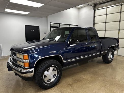 Used 1998 Chevrolet Silverado 1500 4x4 Extended Cab w/ Preferred Equipment Group 2 image 8