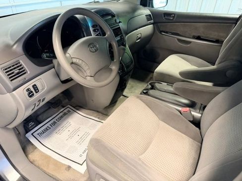 Used 2007 Toyota Sienna LE FWD image 7