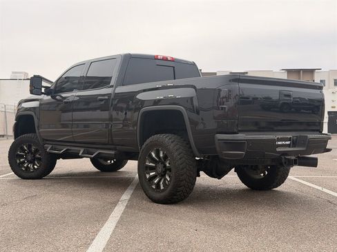 Used 2017 GMC Sierra 2500 Denali w/ Duramax Plus Package AWD/4WD image 5