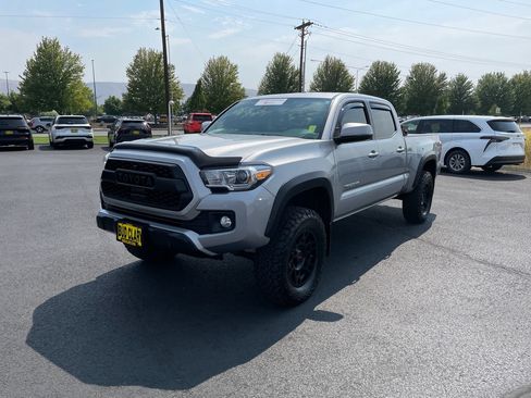 Certified 2019 Toyota Tacoma TRD Off-Road w/ TRD Premium Off Road Package AWD/4WD image 7