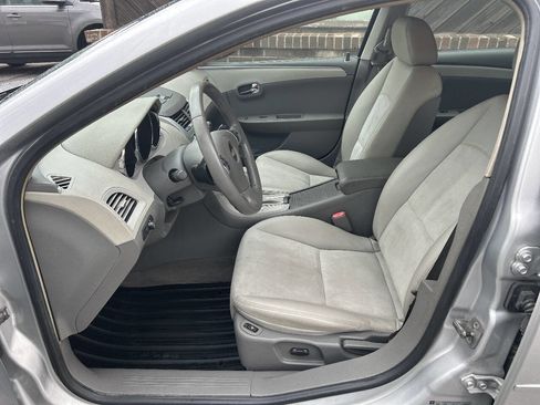 Used 2009 Chevrolet Malibu LT w/ HFV6 Engine Package image 9