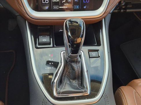 Certified 2022 Subaru Outback Touring AWD/4WD image 10