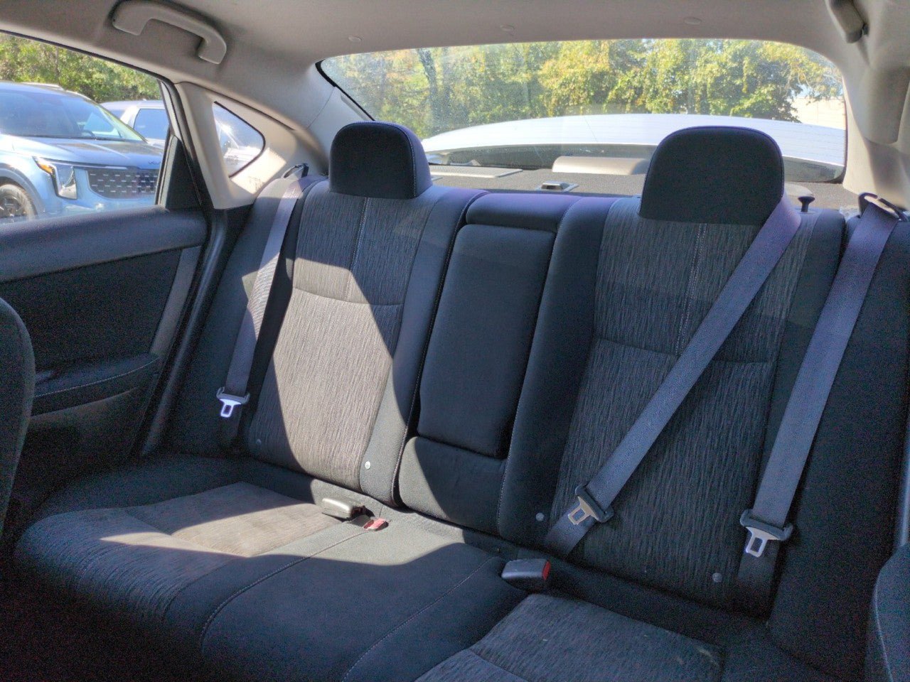 Used 2015 Nissan Sentra SV FWD image 22