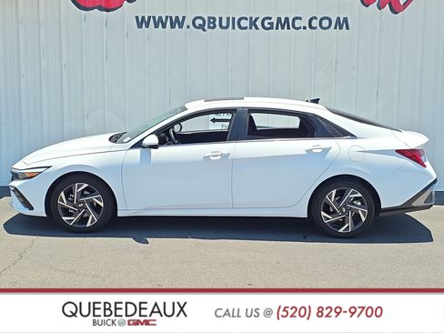 Used 2025 Hyundai Elantra SEL FWD image 4