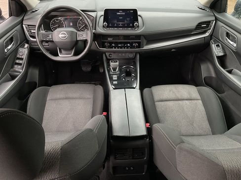 Used 2025 Nissan Rogue SV image 20