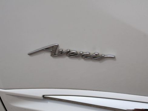 Used 2023 Buick Envision Avenir FWD image 3