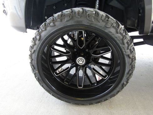 Used 2023 RAM 2500 Big Horn w/ Level 2 Equipment Group AWD/4WD image 29