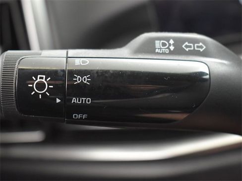 Certified 2025 Kia Sorento S w/ Panoramic Sunroof Package image 30