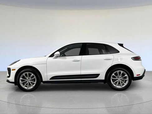 Certified 2026 Porsche Macan AWD/4WD image 2