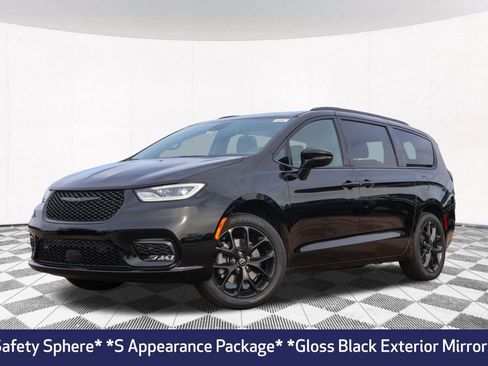 New 2026 Chrysler Pacifica Limited w/ S Appearance Package AWD/4WD image 2
