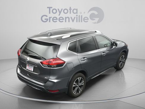 Used 2019 Nissan Rogue SV w/ Premium Package FWD image 14
