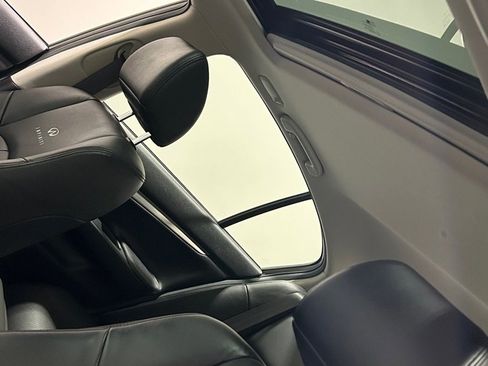 Used 2011 INFINITI G25 x w/ Moonroof Pkg image 16