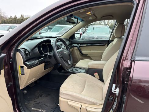 Used 2011 Kia Sorento LX w/ Convenience Pkg image 5