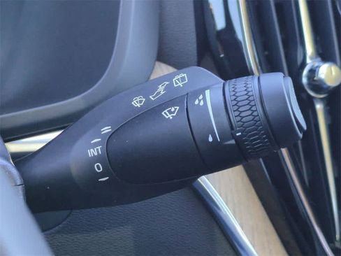 New 2026 Volvo XC60 B5 Plus w/ Protection Package Premier image 26