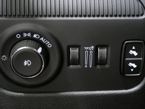 Used 2023 Jeep Wagoneer Series II w/ Convenience Group I image 13