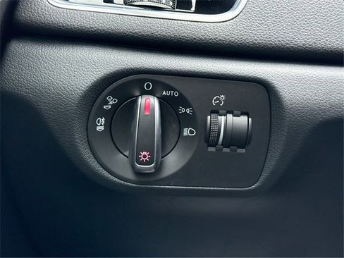 Used 2018 Audi Q3 2.0T Premium Plus w/ Premium Plus Package image 20