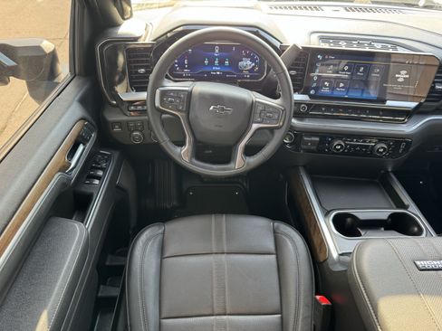 Used 2025 Chevrolet Silverado 2500 High Country w/ High Country Premium Package AWD/4WD image 11