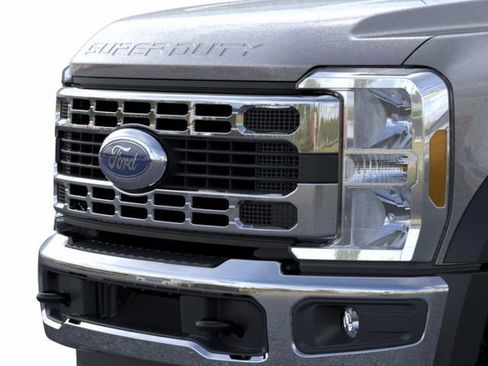 New 2026 Ford F450 XL w/ XL Chrome Package image 18