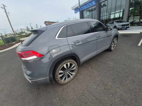 Used 2022 Volkswagen Atlas Cross Sport SEL Premium R-Line AWD/4WD image 4