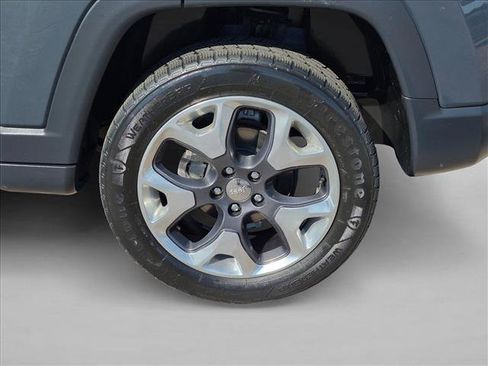 Used 2018 Jeep Compass Limited w/ Safe & Security Group AWD/4WD image 9