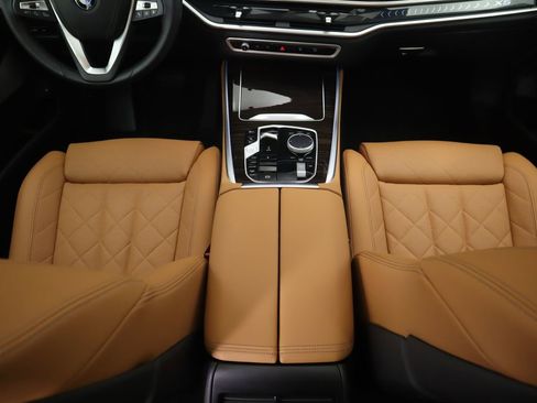 Used 2025 BMW X5 xDrive50e w/ Premium Package image 17