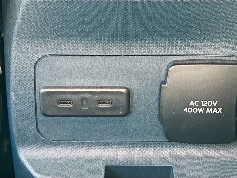 Used 2025 Ford Maverick Lariat AWD/4WD image 27