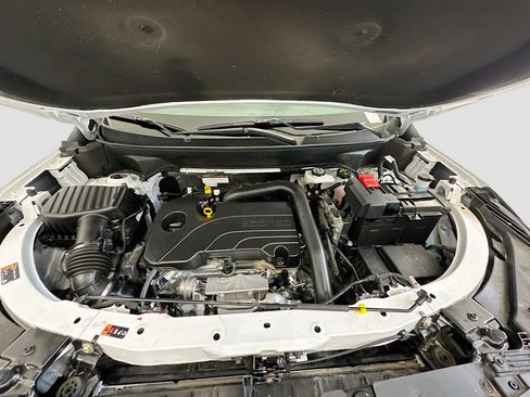 Used 2025 Chevrolet Equinox LT image 34